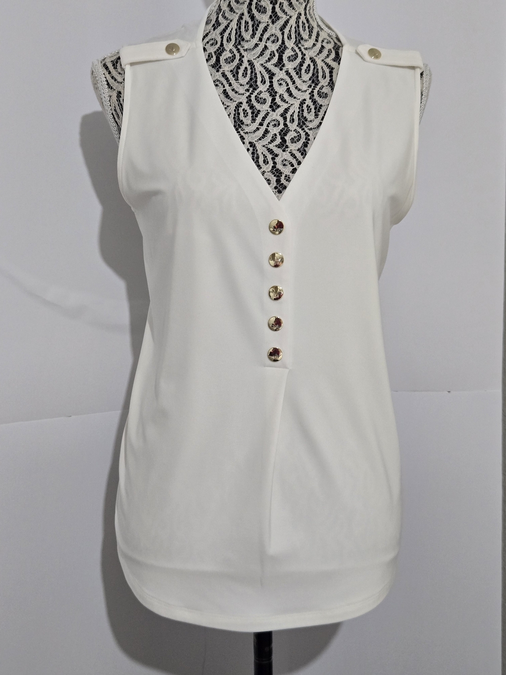 Tommy Hilfiger White V-Neck Sleeveless Button Front Shell